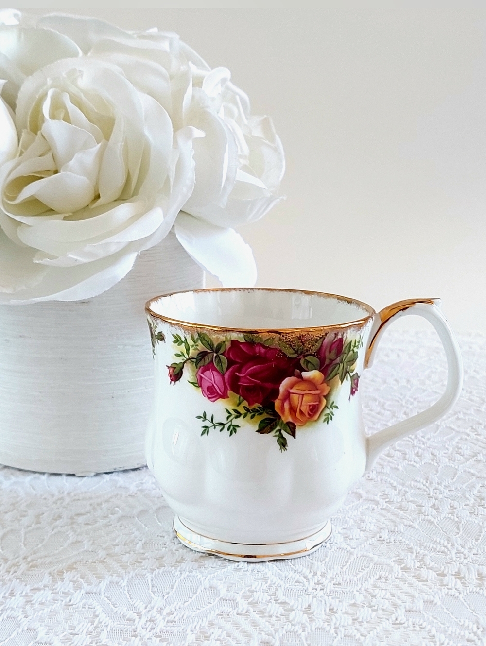 Royal Albert Old Country Roses Bone China Mug Montrose Shape Made in England